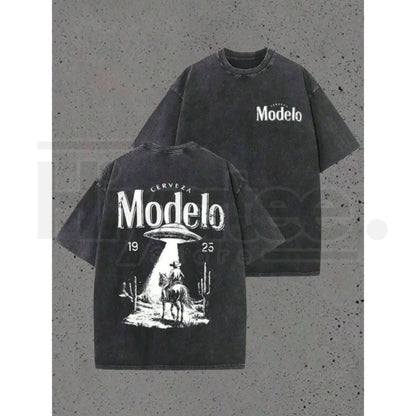 Modelo UFO Cowboy Vintage-Wash Oversized T-Shirt
