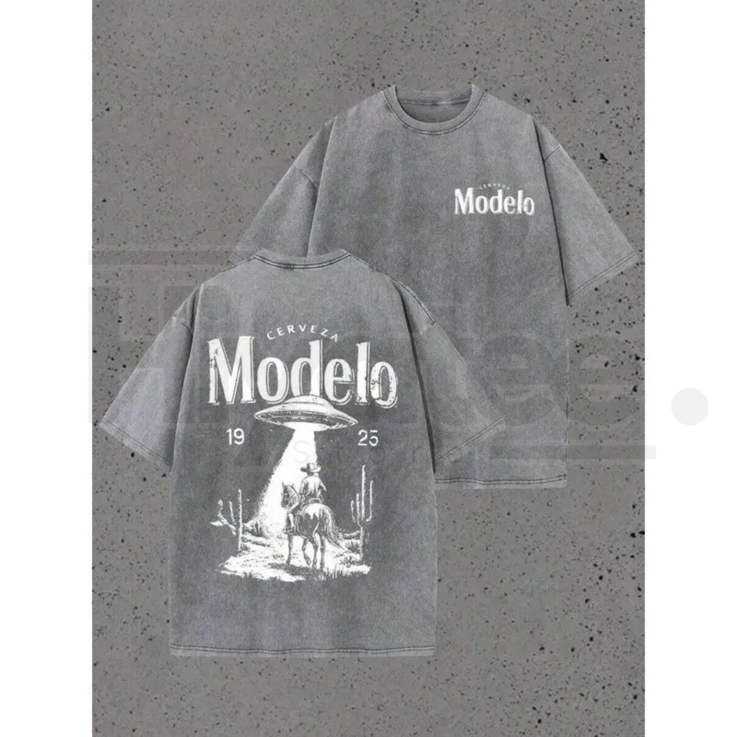 Modelo UFO Cowboy Vintage-Wash Oversized T-Shirt